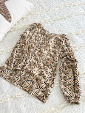 Retro rainbow top